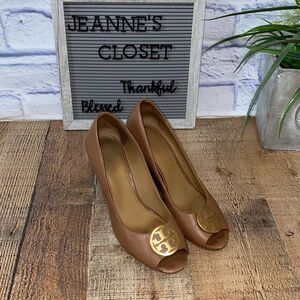 Tory burch sally
Leather Wedge Pump